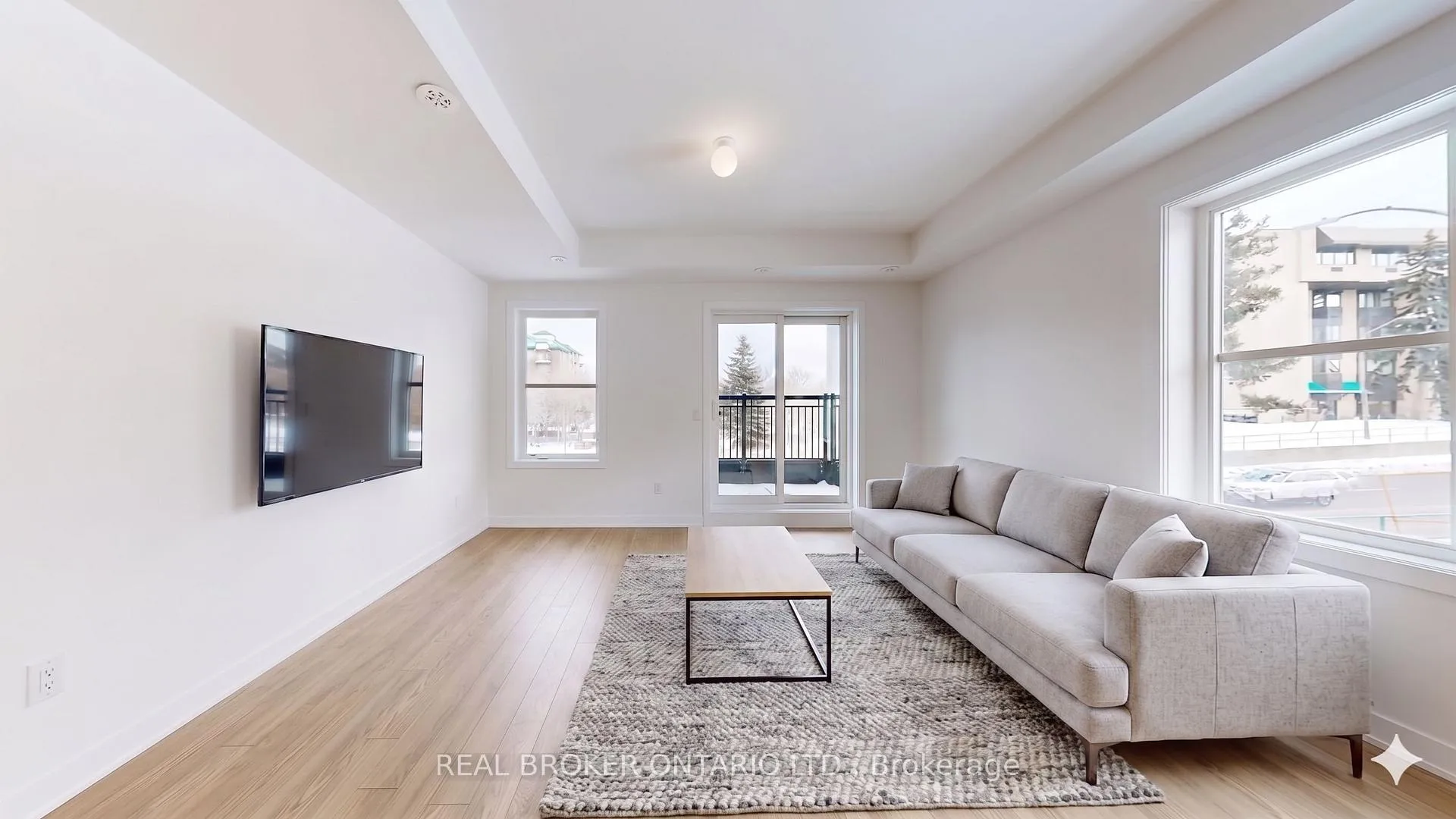 Photo 5 of Unit 216, 15100 Yonge Street N, Aurora, Aurora Village — HOMEH