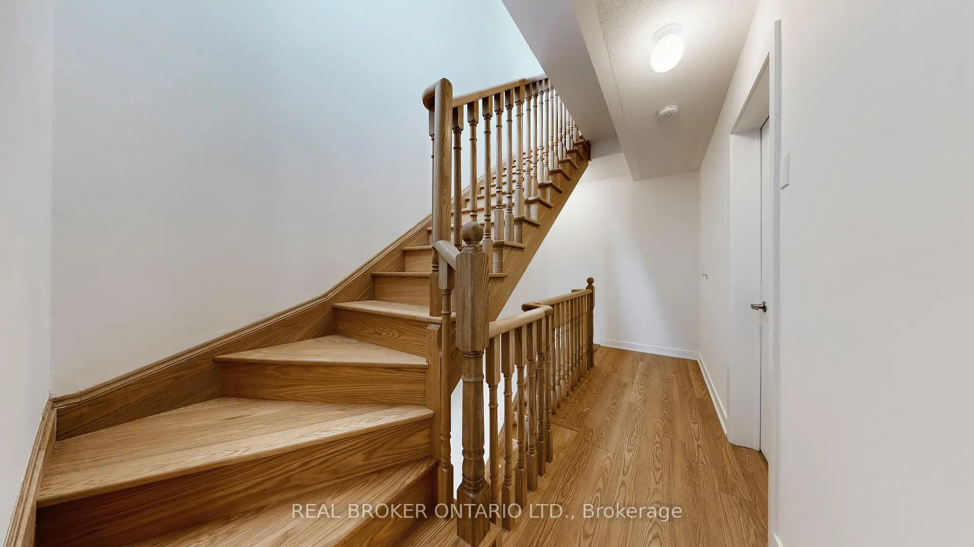 Photo 11 of Unit 216, 15100 Yonge Street N, Aurora, Aurora Village — HOMEH