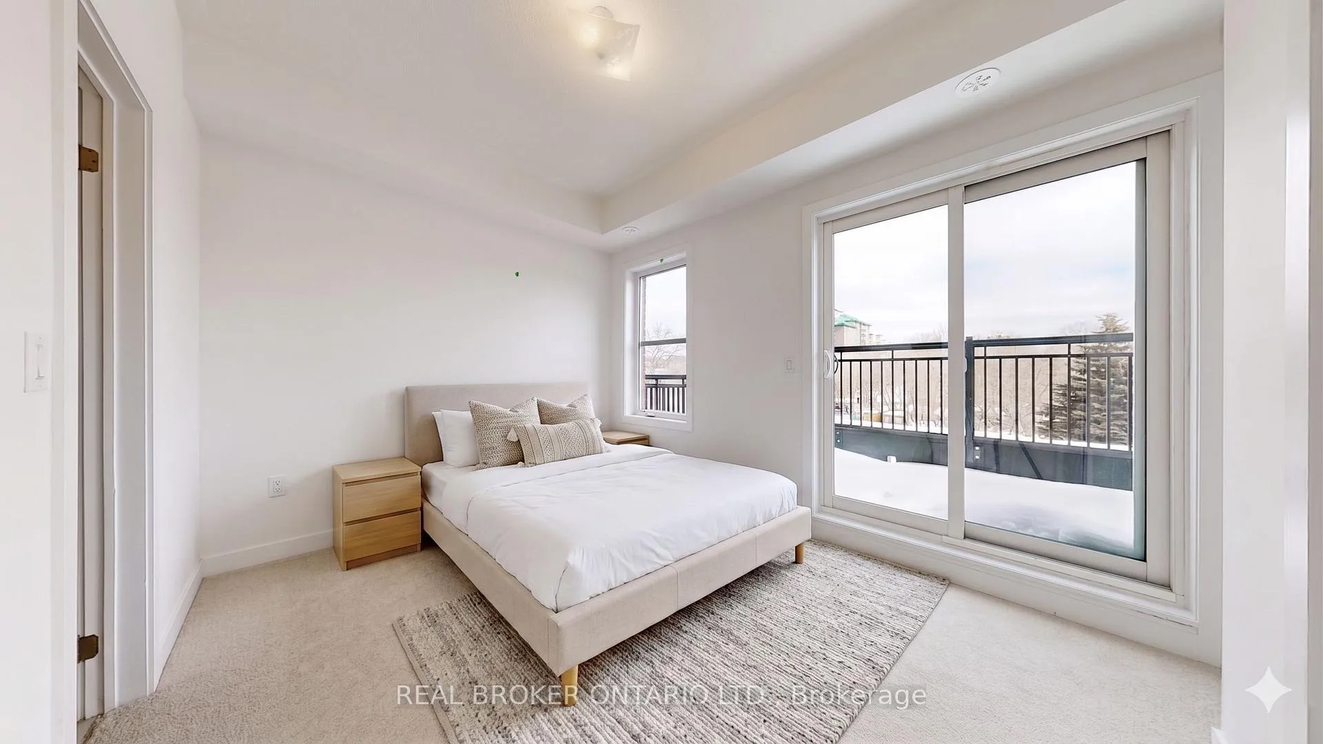 Photo 12 of Unit 216, 15100 Yonge Street N, Aurora, Aurora Village — HOMEH