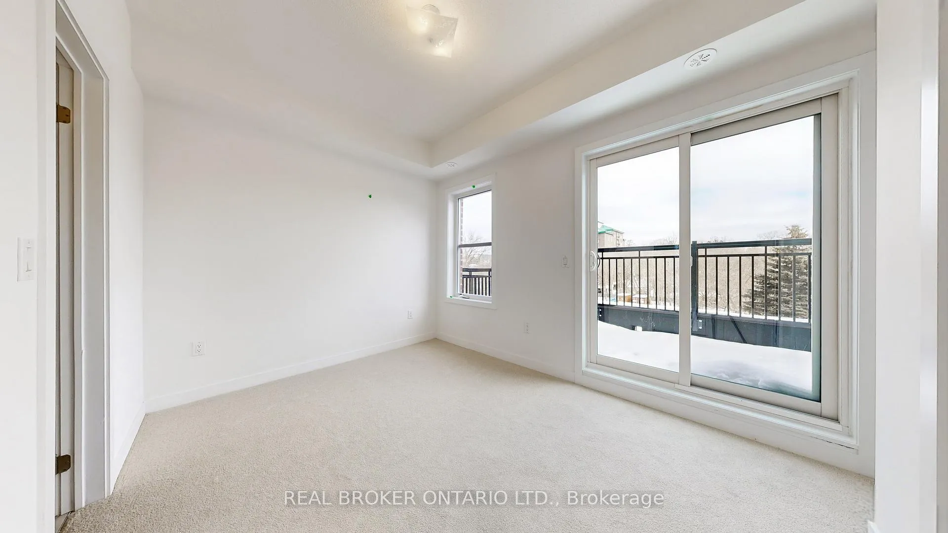 Photo 16 of Unit 216, 15100 Yonge Street N, Aurora, Aurora Village — HOMEH