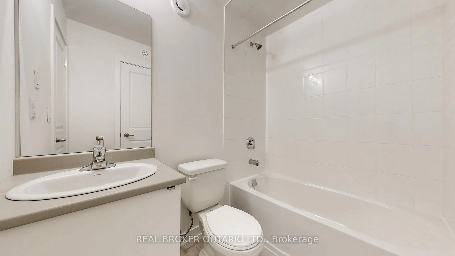 Photo 18 of Unit 216, 15100 Yonge Street N, Aurora, Aurora Village — HOMEH