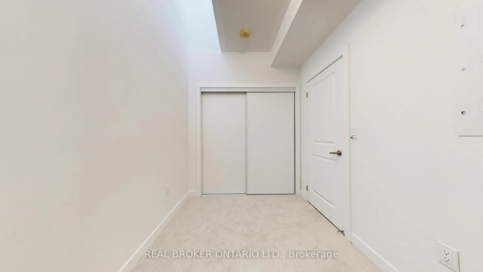 Photo 20 of Unit 216, 15100 Yonge Street N, Aurora, Aurora Village — HOMEH