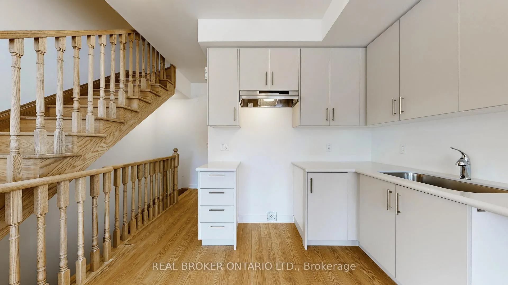 Photo 22 of Unit 216, 15100 Yonge Street N, Aurora, Aurora Village — HOMEH