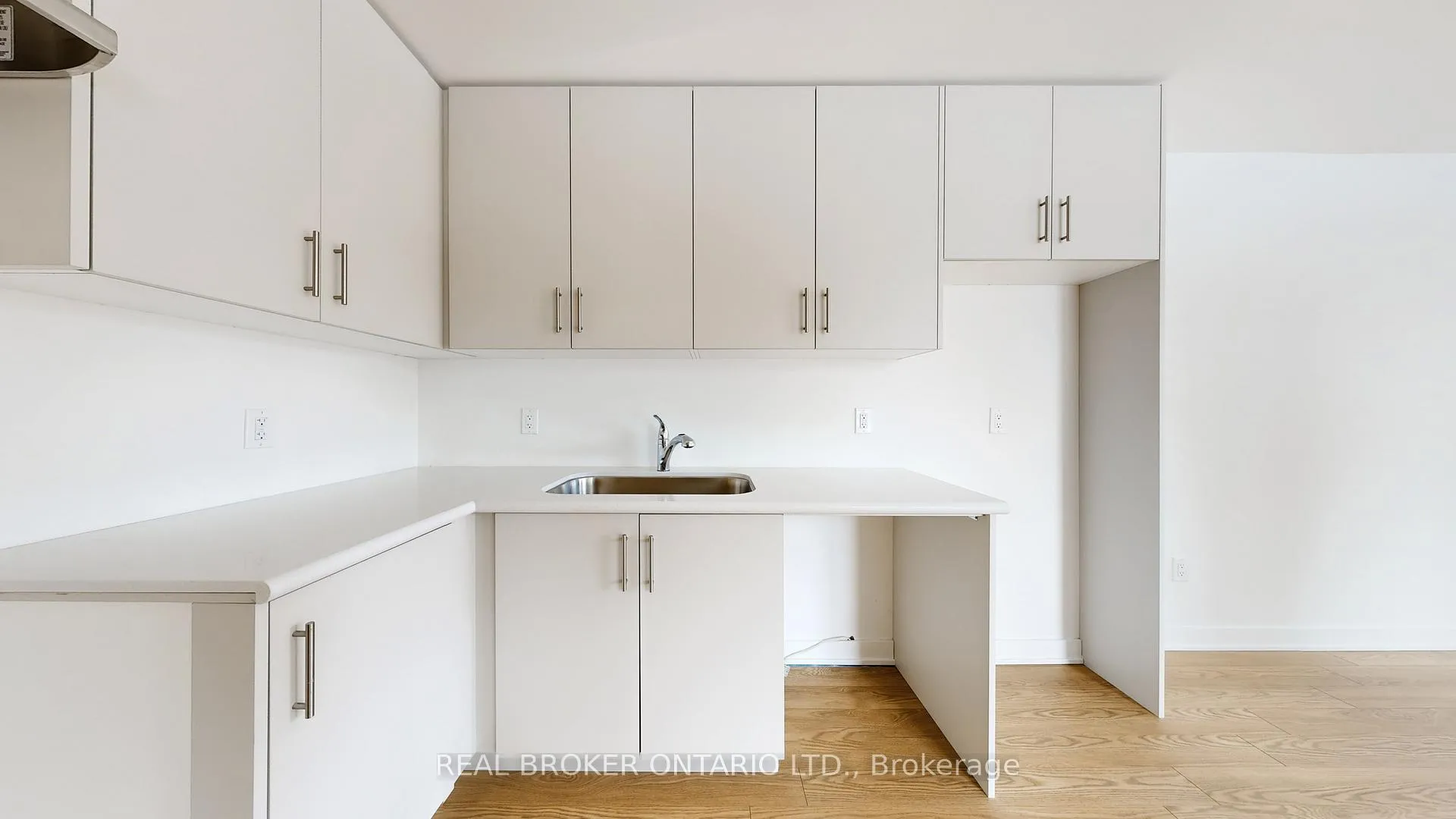 Photo 23 of Unit 216, 15100 Yonge Street N, Aurora, Aurora Village — HOMEH