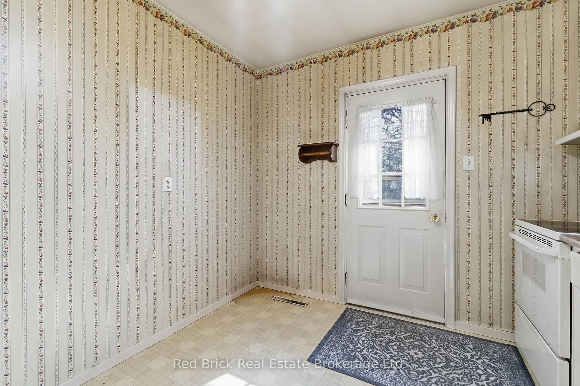 Photo 14 of 38 Dumbarton Street, Guelph, Riverside Park — HOMEH