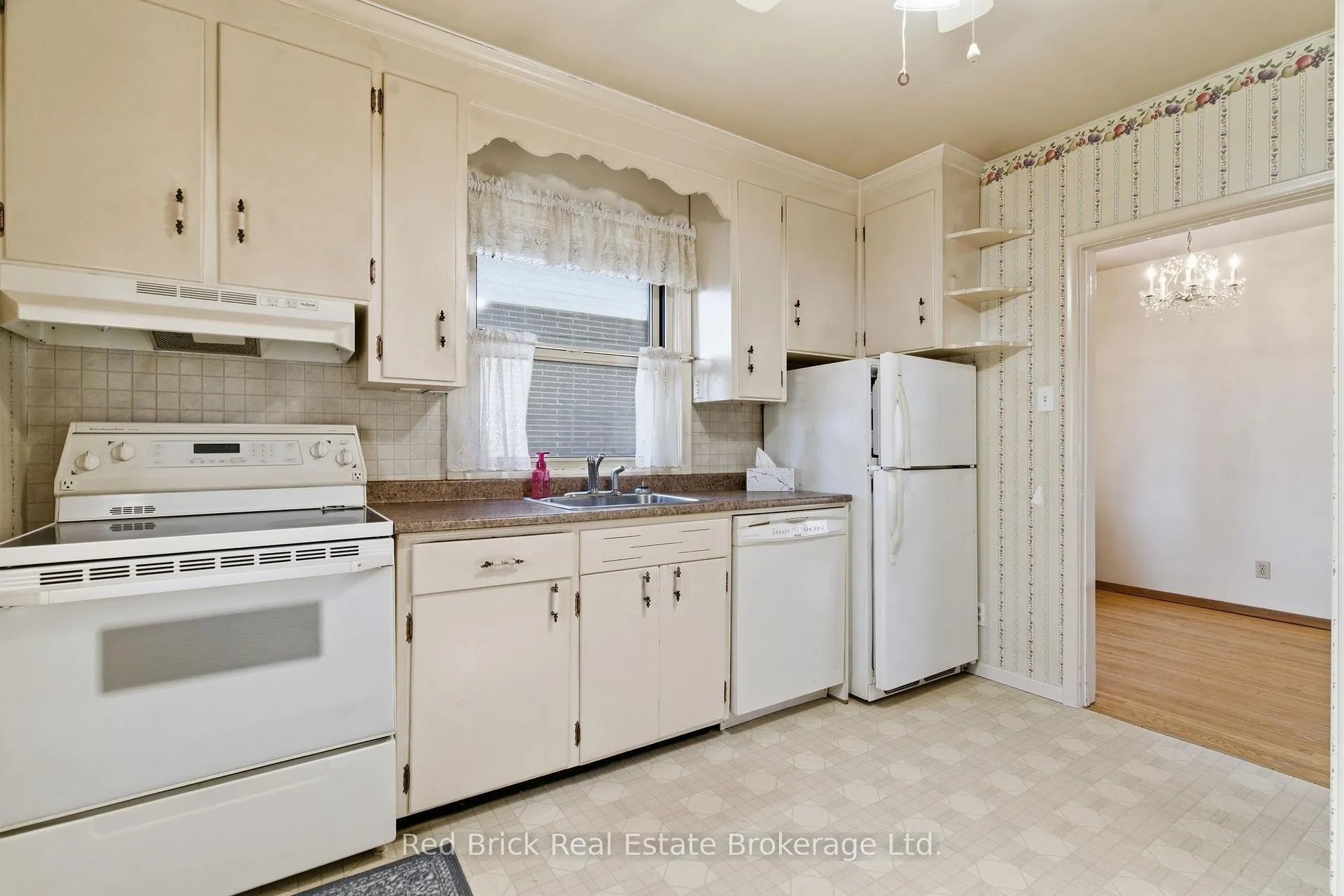 Photo 15 of 38 Dumbarton Street, Guelph, Riverside Park — HOMEH