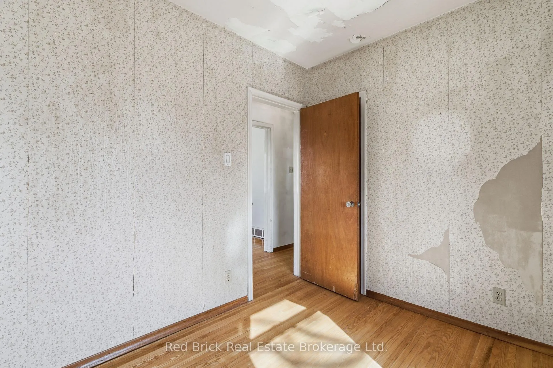 Photo 17 of 38 Dumbarton Street, Guelph, Riverside Park — HOMEH