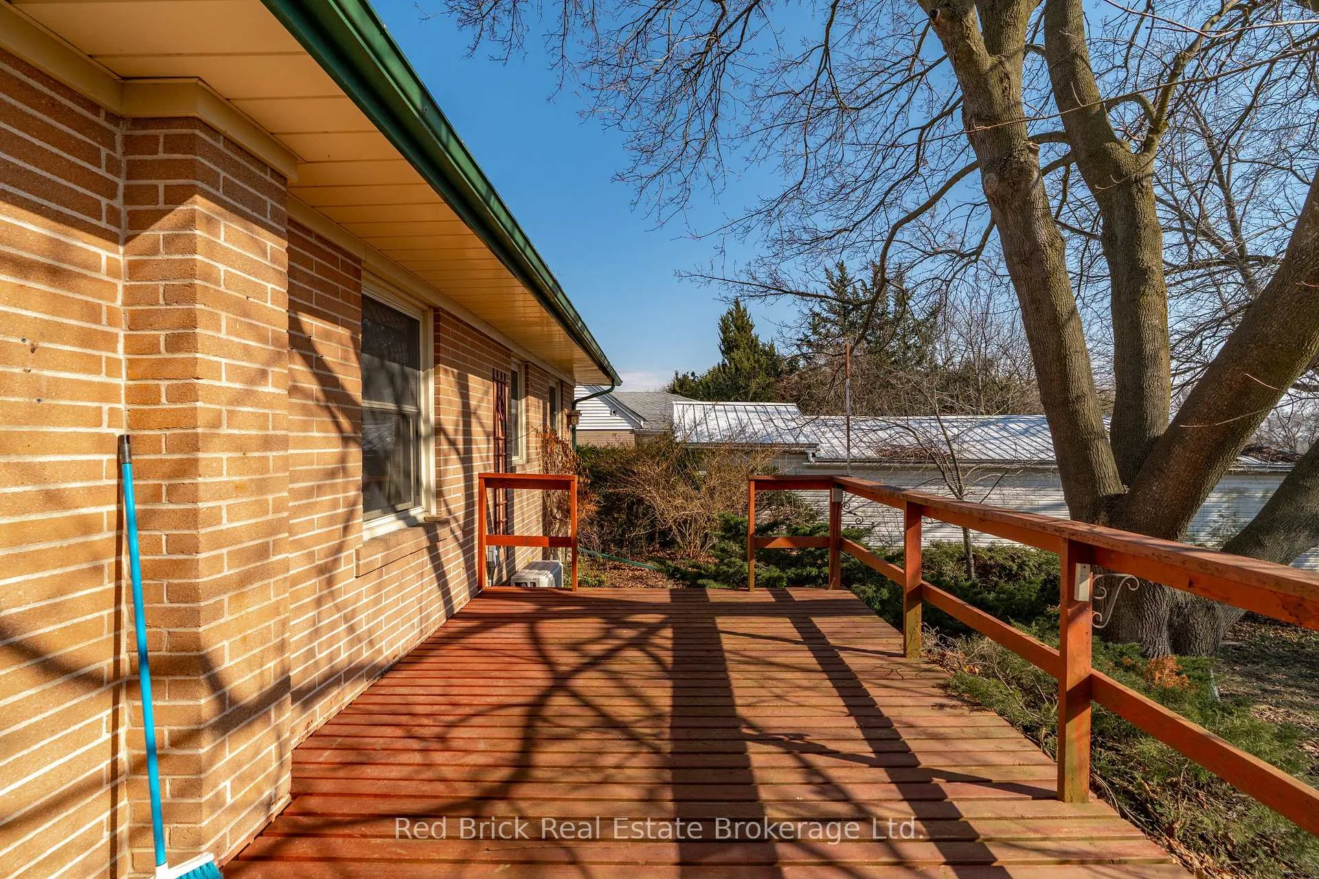 Photo 36 of 38 Dumbarton Street, Guelph, Riverside Park — HOMEH
