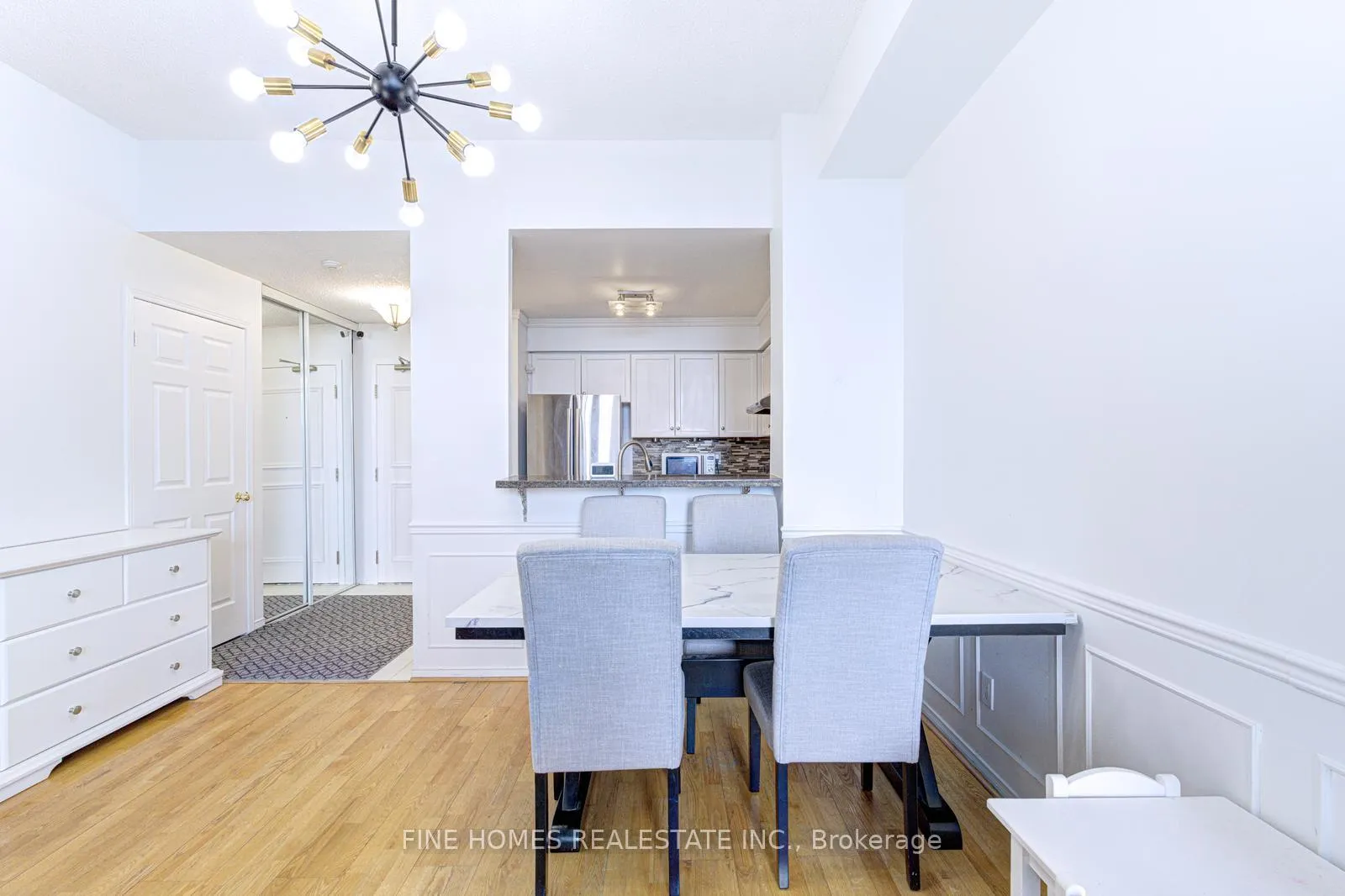 Photo 9 of 1 Emerald Lane, Vaughan, Crestwood-Springfarm-Yorkhill — HOMEH