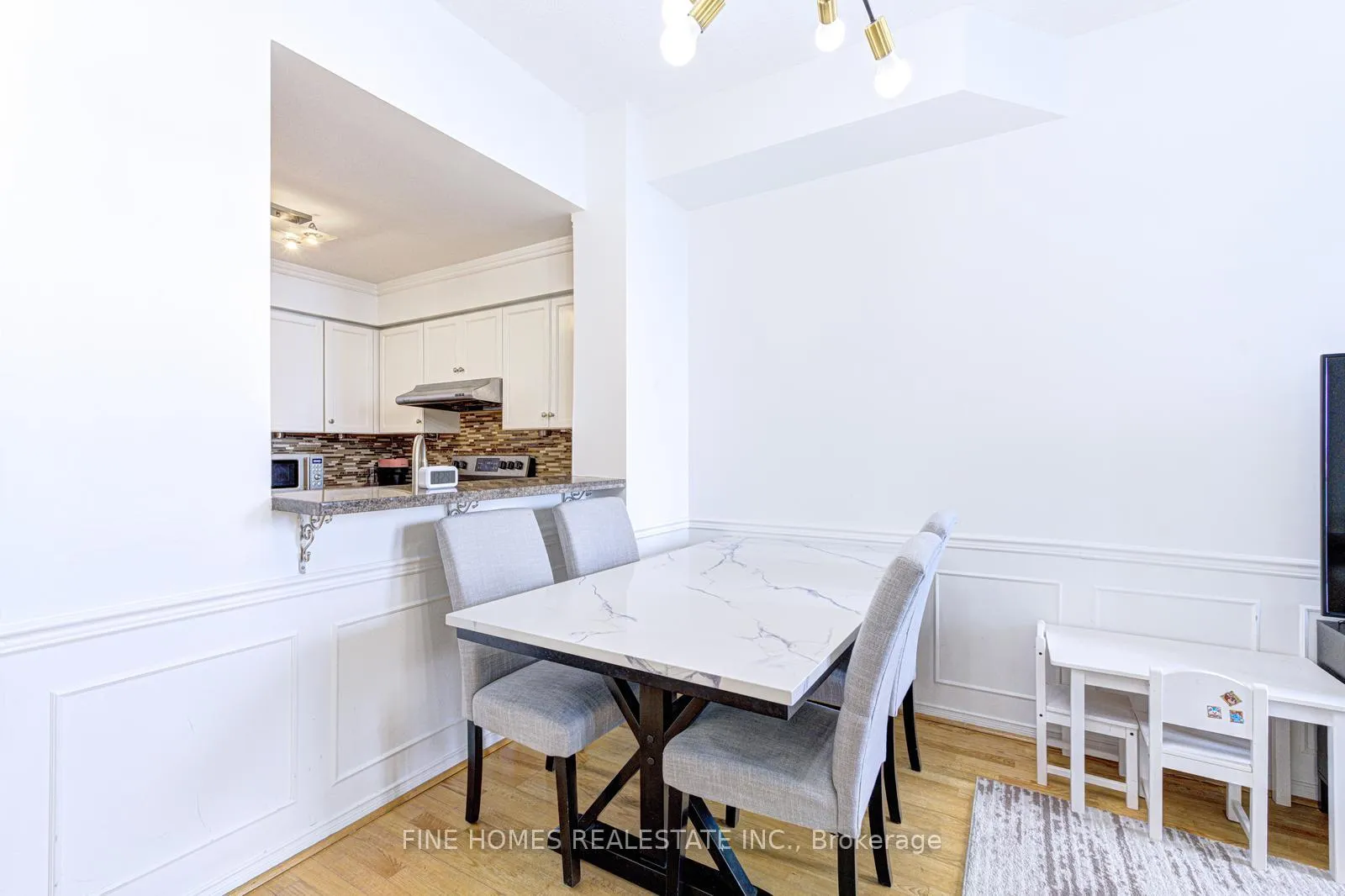 Photo 10 of 1 Emerald Lane, Vaughan, Crestwood-Springfarm-Yorkhill — HOMEH