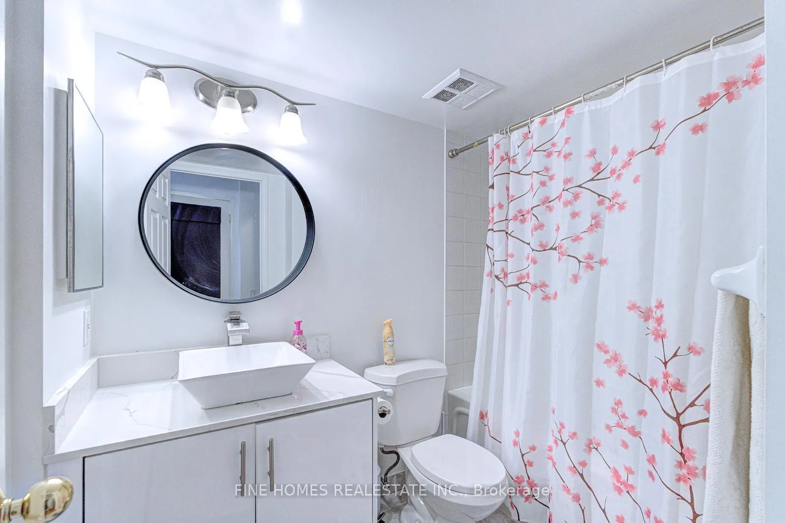 Photo 22 of 1 Emerald Lane, Vaughan, Crestwood-Springfarm-Yorkhill — HOMEH
