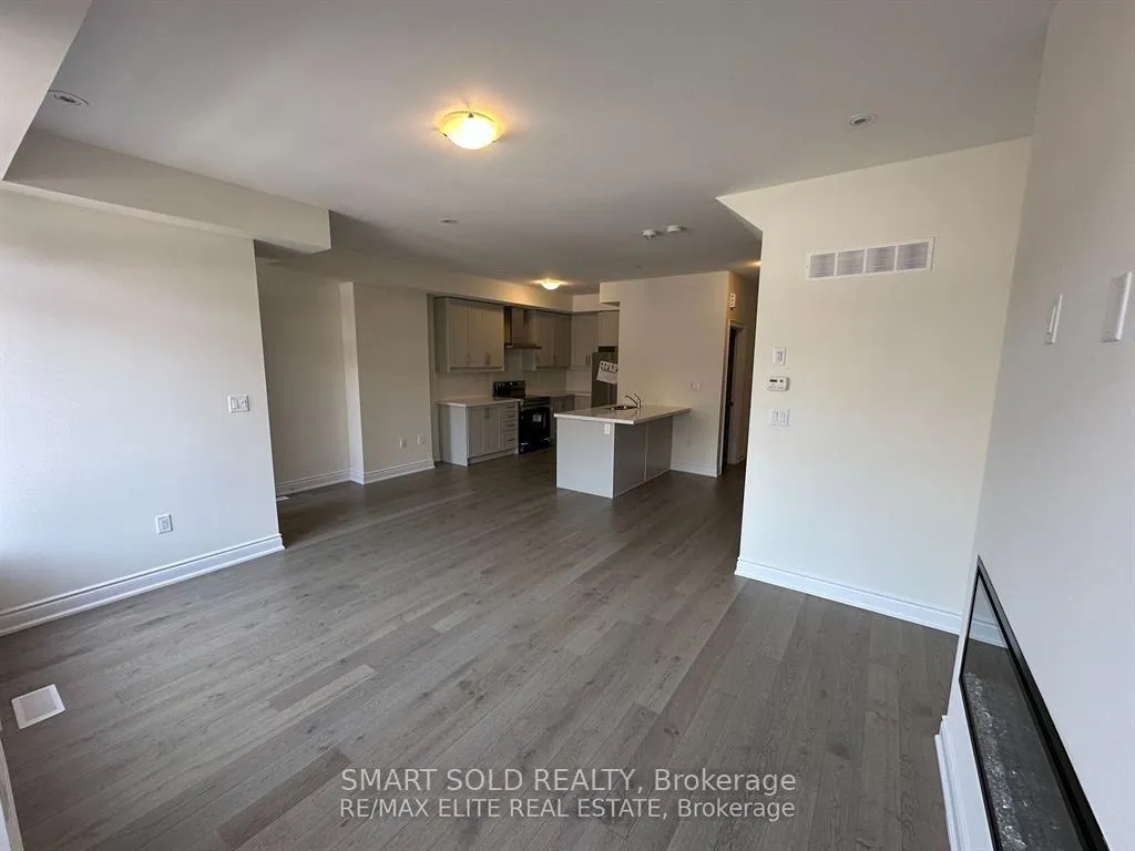 Photo 5 of 10 Griffith St Street, Aurora, Bayview Northeast — HOMEH