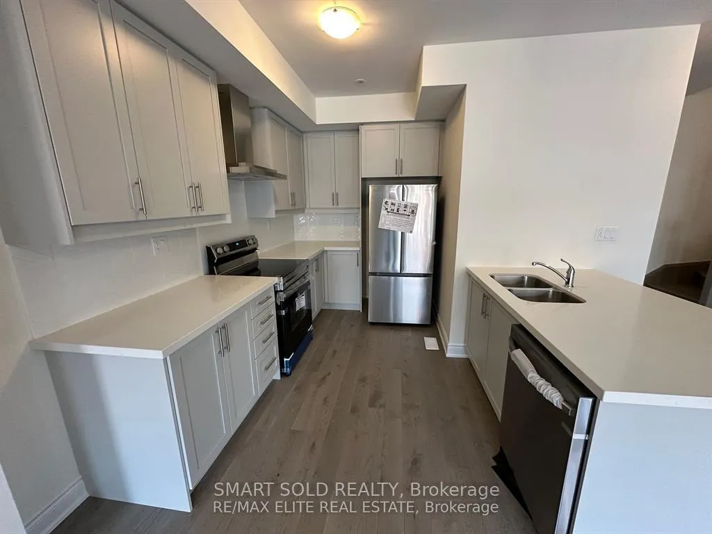 Photo 8 of 10 Griffith St Street, Aurora, Bayview Northeast — HOMEH