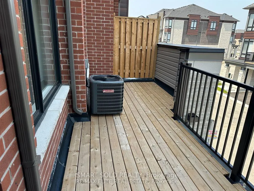 Photo 16 of 10 Griffith St Street, Aurora, Bayview Northeast — HOMEH