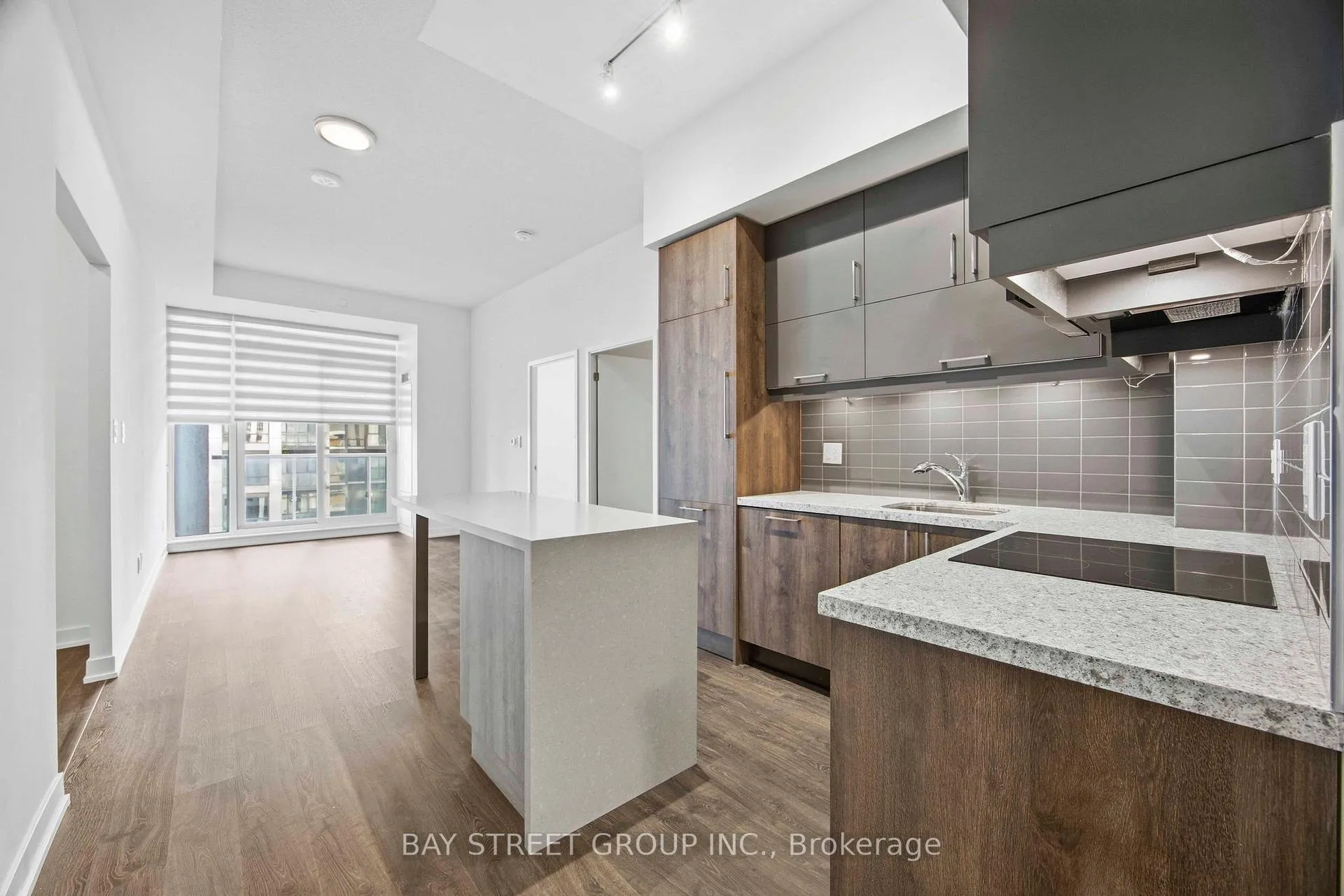 Photo 6 of Unit 1020, 8119 Birchmount Rd, Markham, Unionville — HOMEH