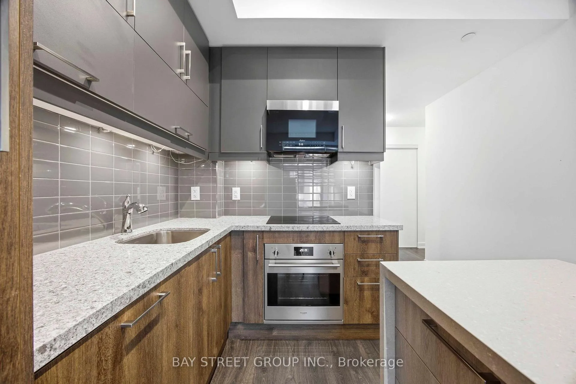 Photo 9 of Unit 1020, 8119 Birchmount Rd, Markham, Unionville — HOMEH