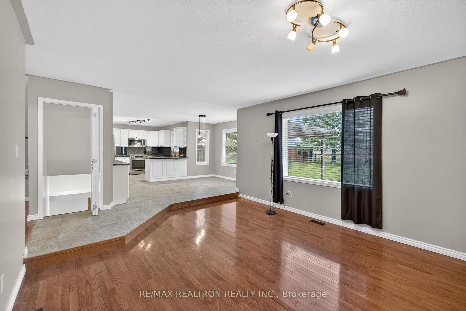 Photo 6 of 3129 Westridge Boulevard, Peterborough, Monaghan Ward 2 — HOMEH