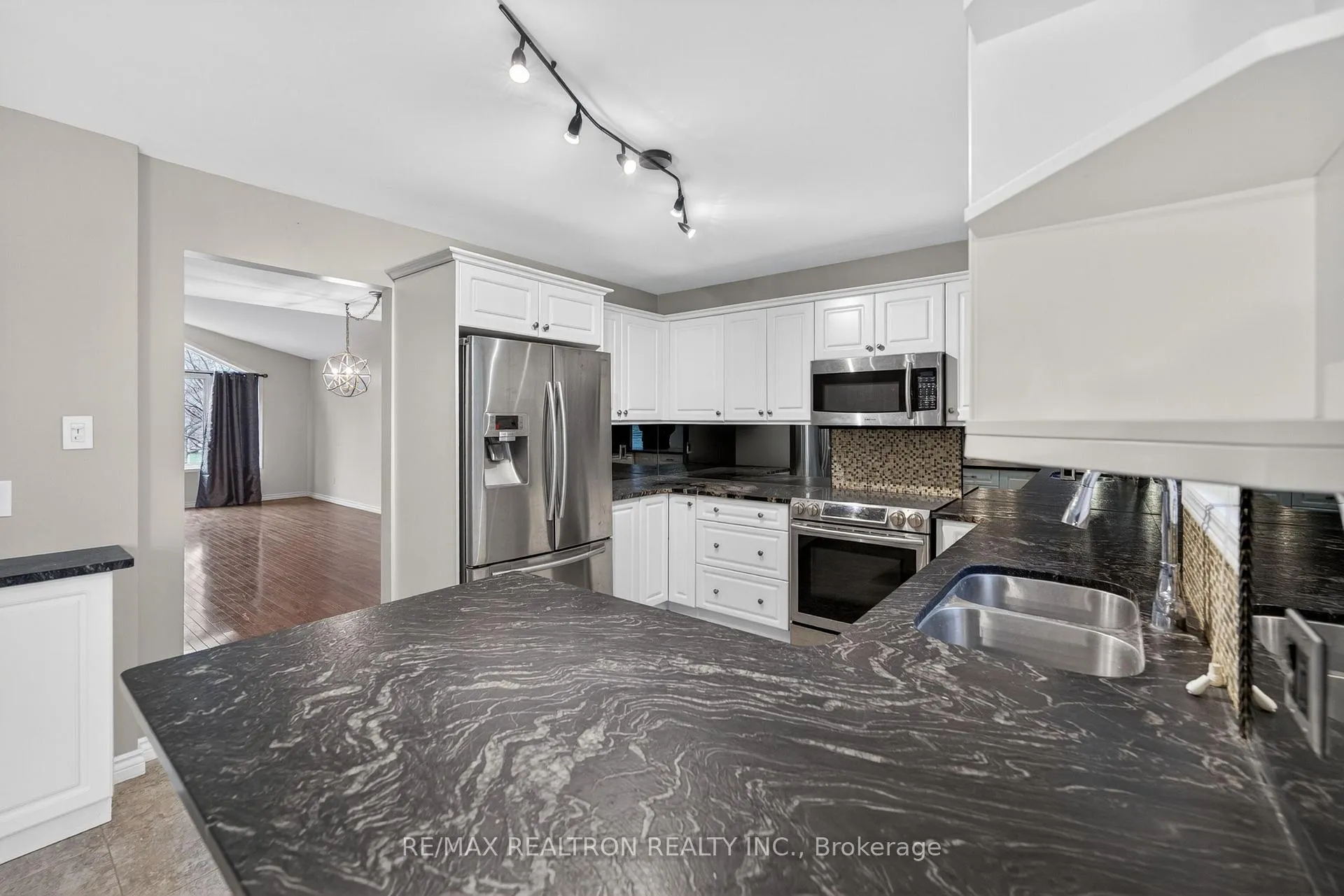 Photo 11 of 3129 Westridge Boulevard, Peterborough, Monaghan Ward 2 — HOMEH