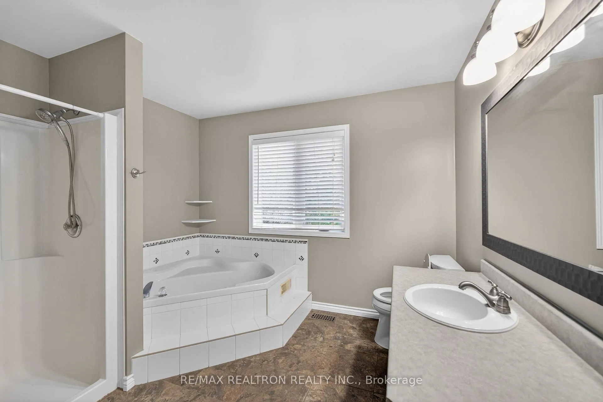 Photo 31 of 3129 Westridge Boulevard, Peterborough, Monaghan Ward 2 — HOMEH
