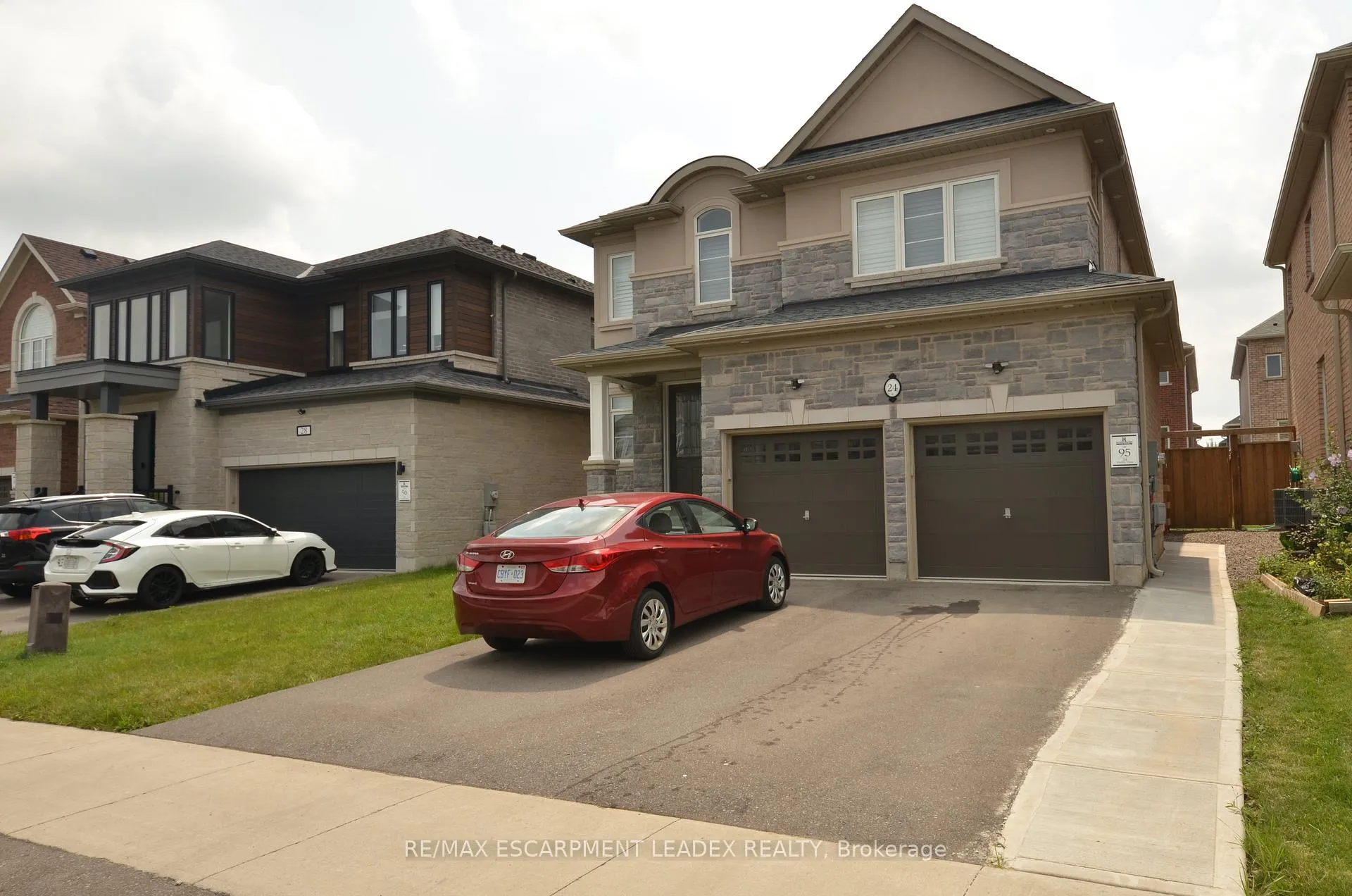 Photo 1 of Unit B, 24 Findlay Drive, Hamilton, Ancaster — HOMEH