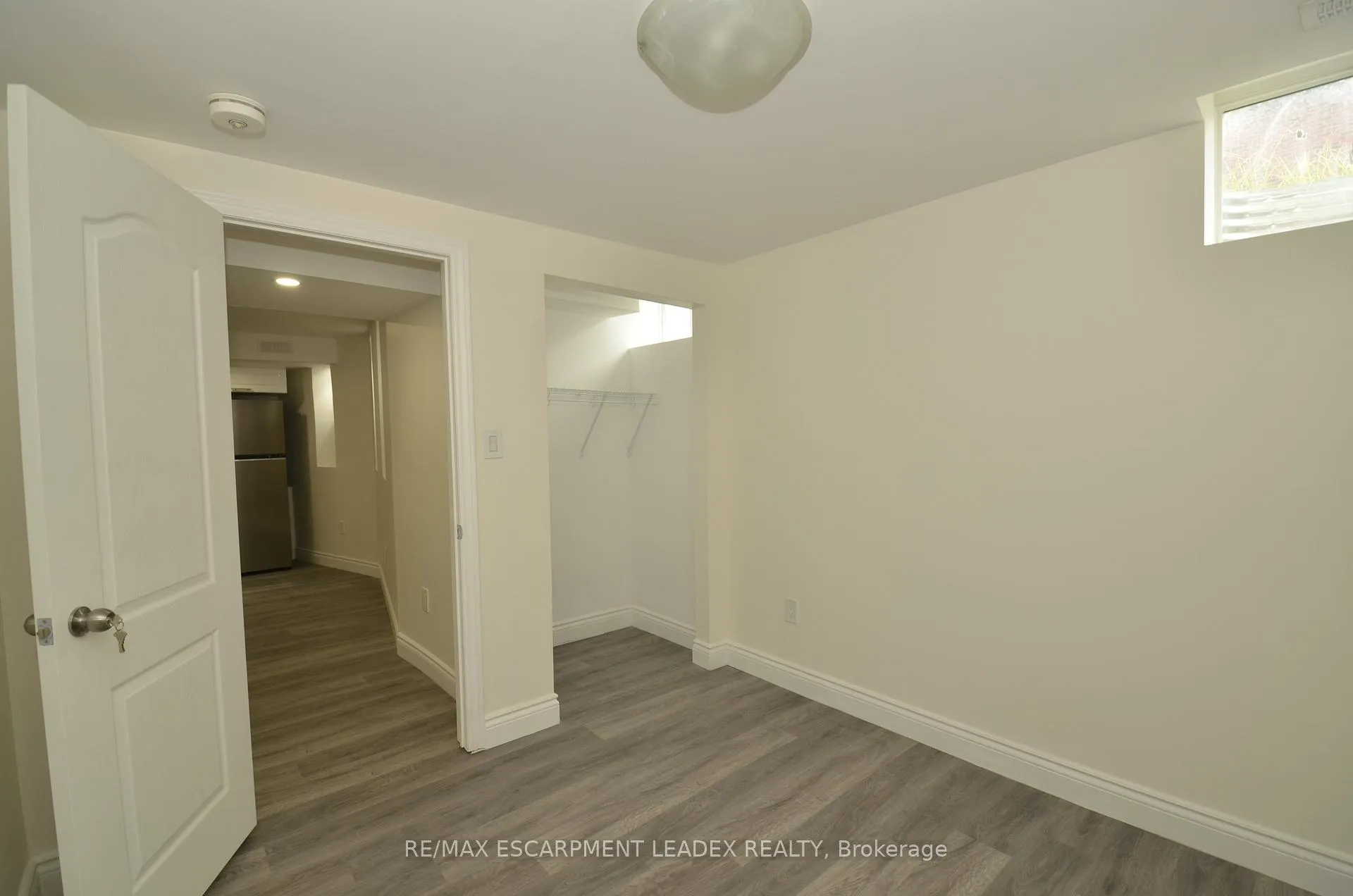 Photo 18 of Unit B, 24 Findlay Drive, Hamilton, Ancaster — HOMEH