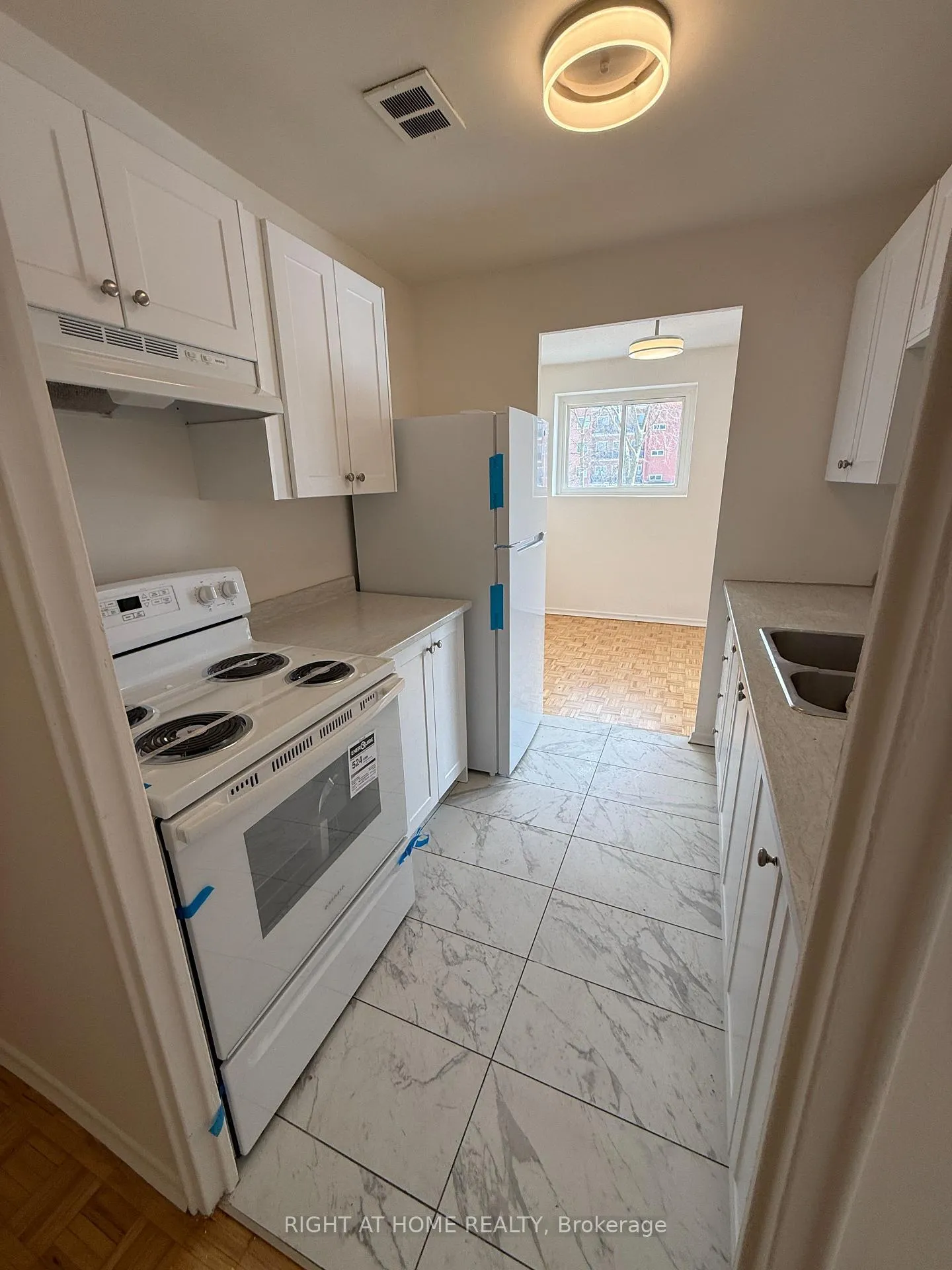 Photo 3 of Unit 206, 95 Taunton Road E, Oshawa, Centennial — HOMEH