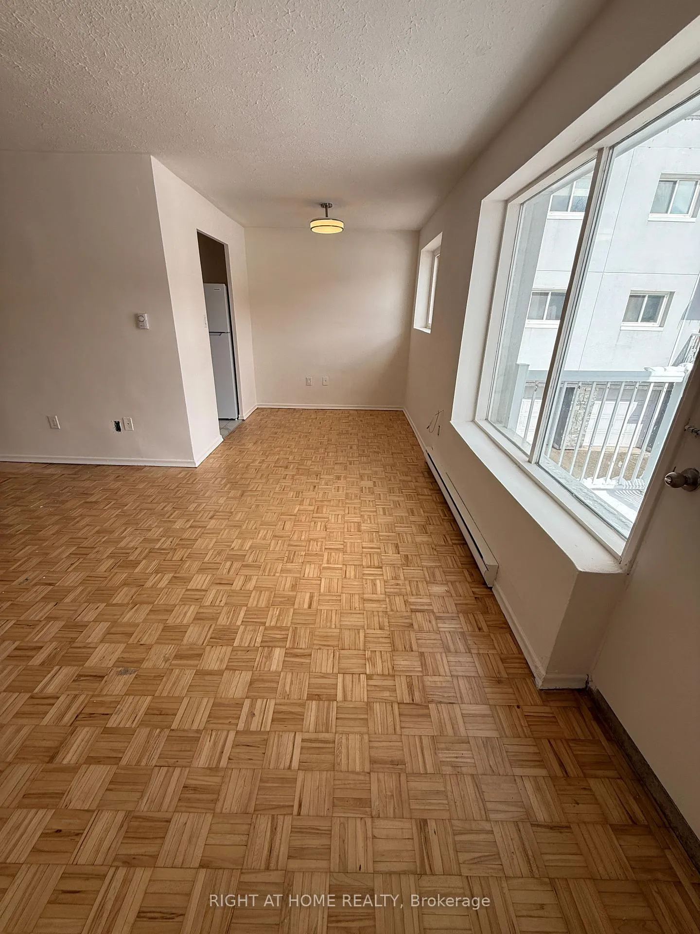 Photo 7 of Unit 206, 95 Taunton Road E, Oshawa, Centennial — HOMEH