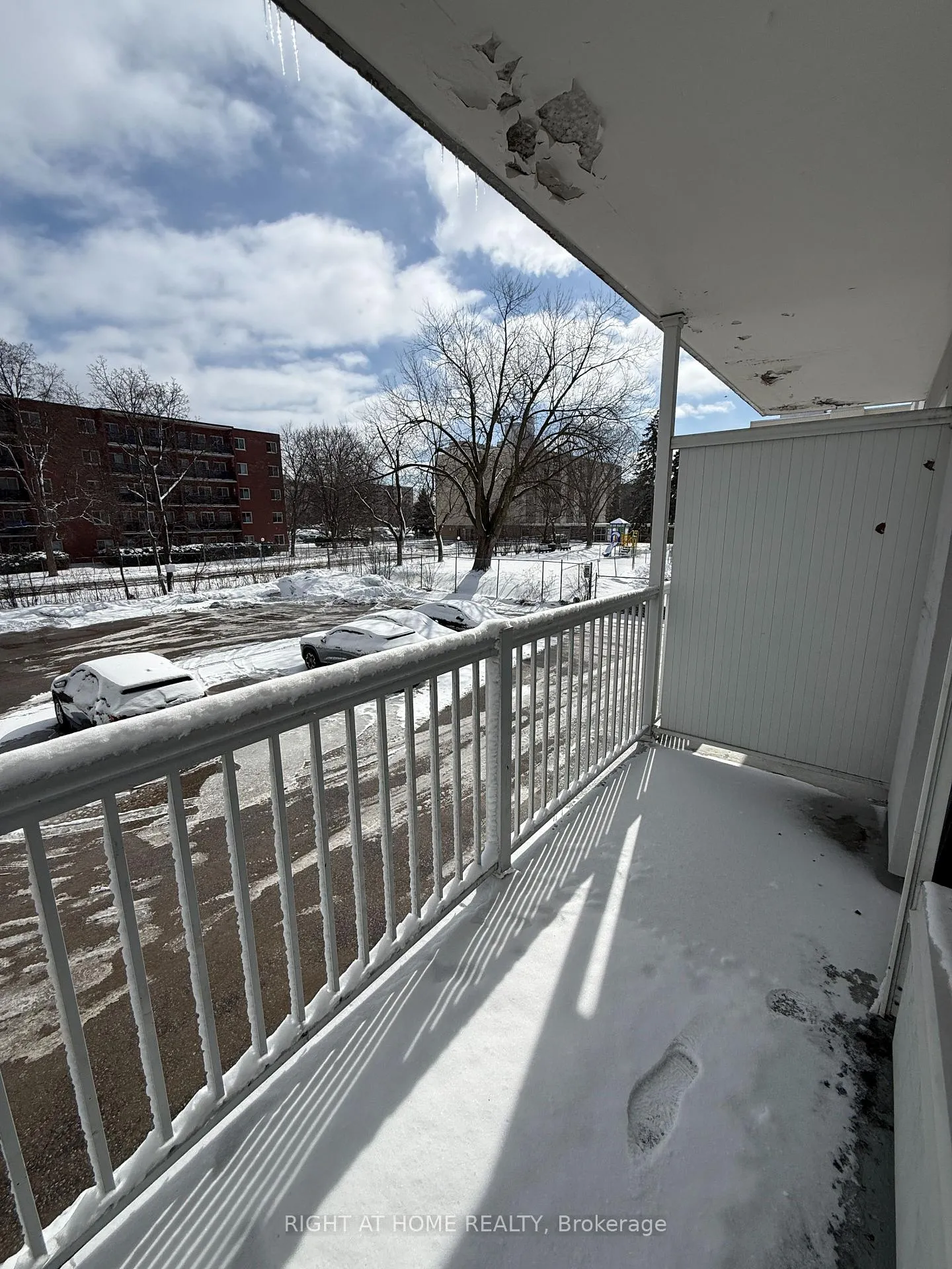 Photo 8 of Unit 206, 95 Taunton Road E, Oshawa, Centennial — HOMEH