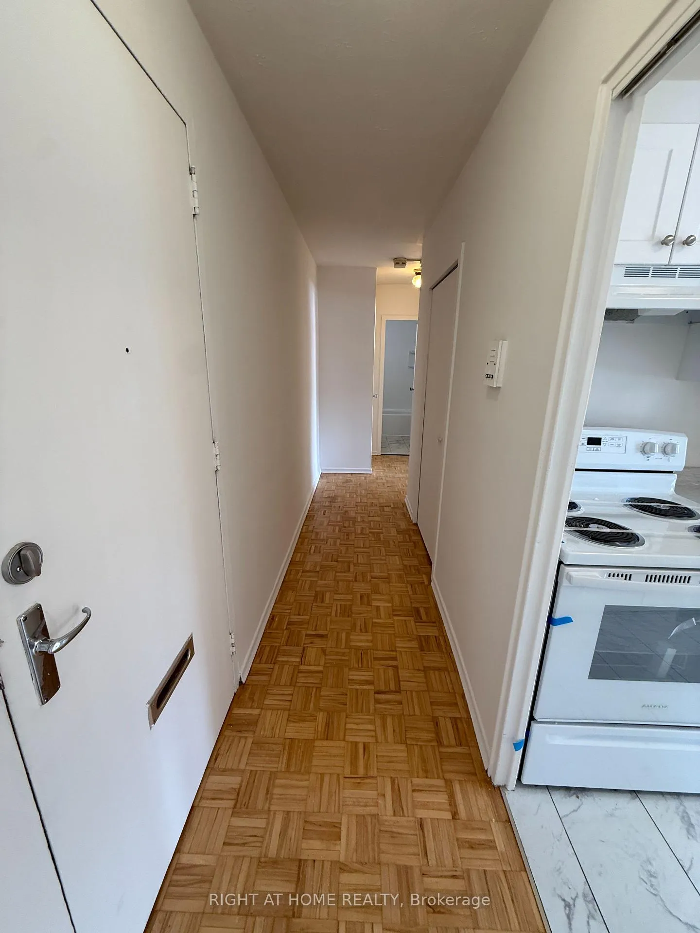 Photo 10 of Unit 206, 95 Taunton Road E, Oshawa, Centennial — HOMEH