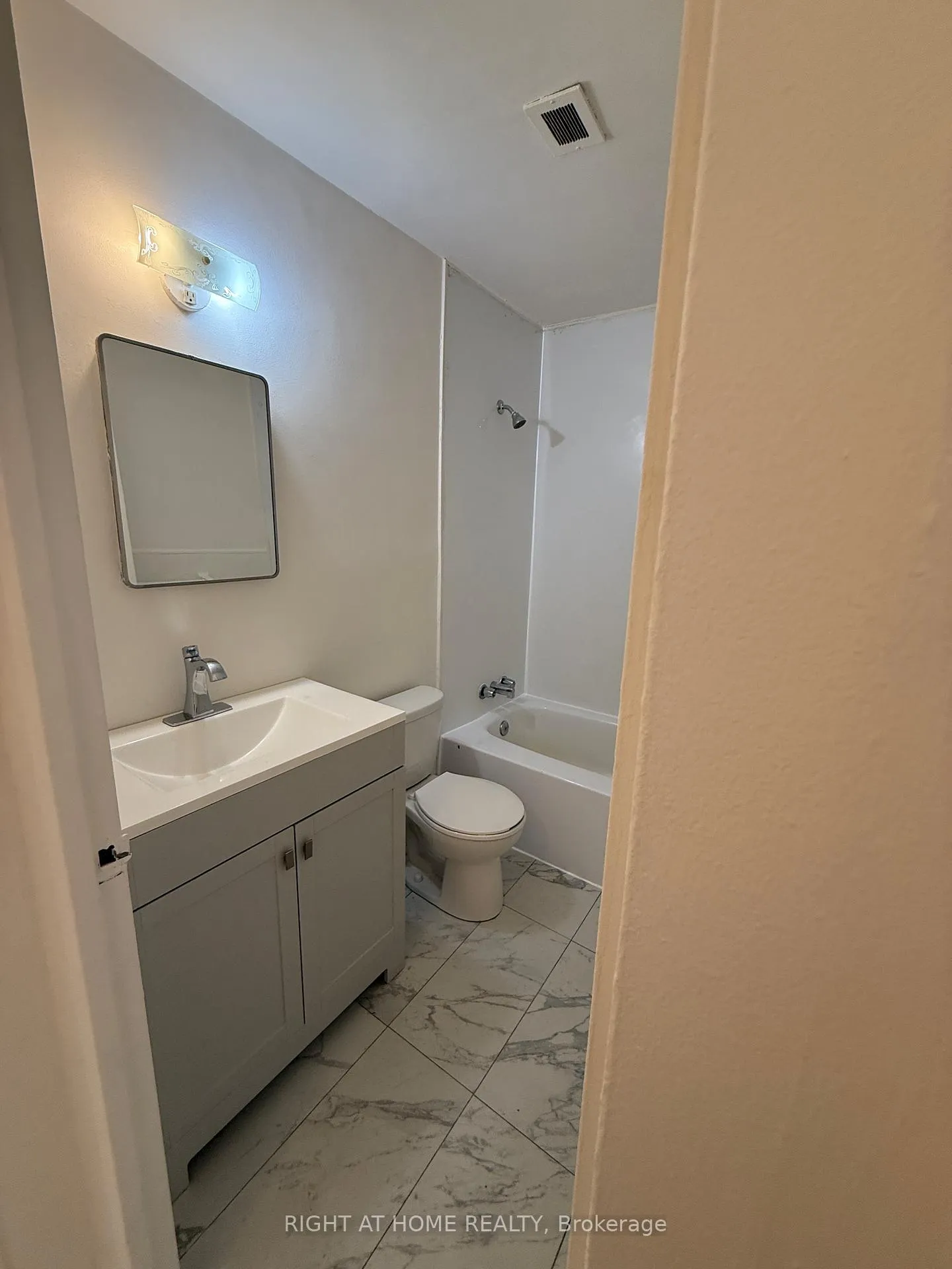 Photo 12 of Unit 206, 95 Taunton Road E, Oshawa, Centennial — HOMEH