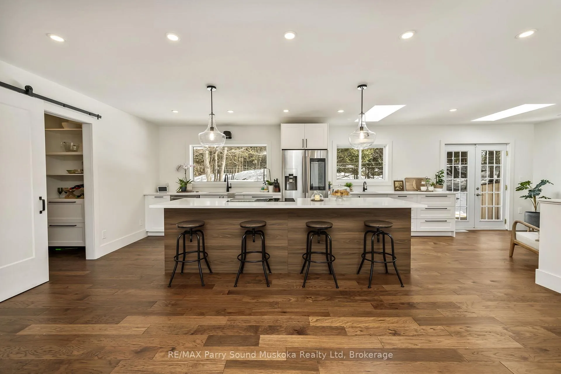 Photo 2 of 31 Lake Forest Drive, McDougall — HOMEH
