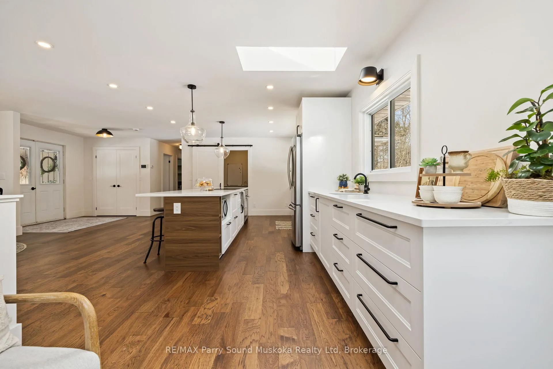 Photo 10 of 31 Lake Forest Drive, McDougall — HOMEH