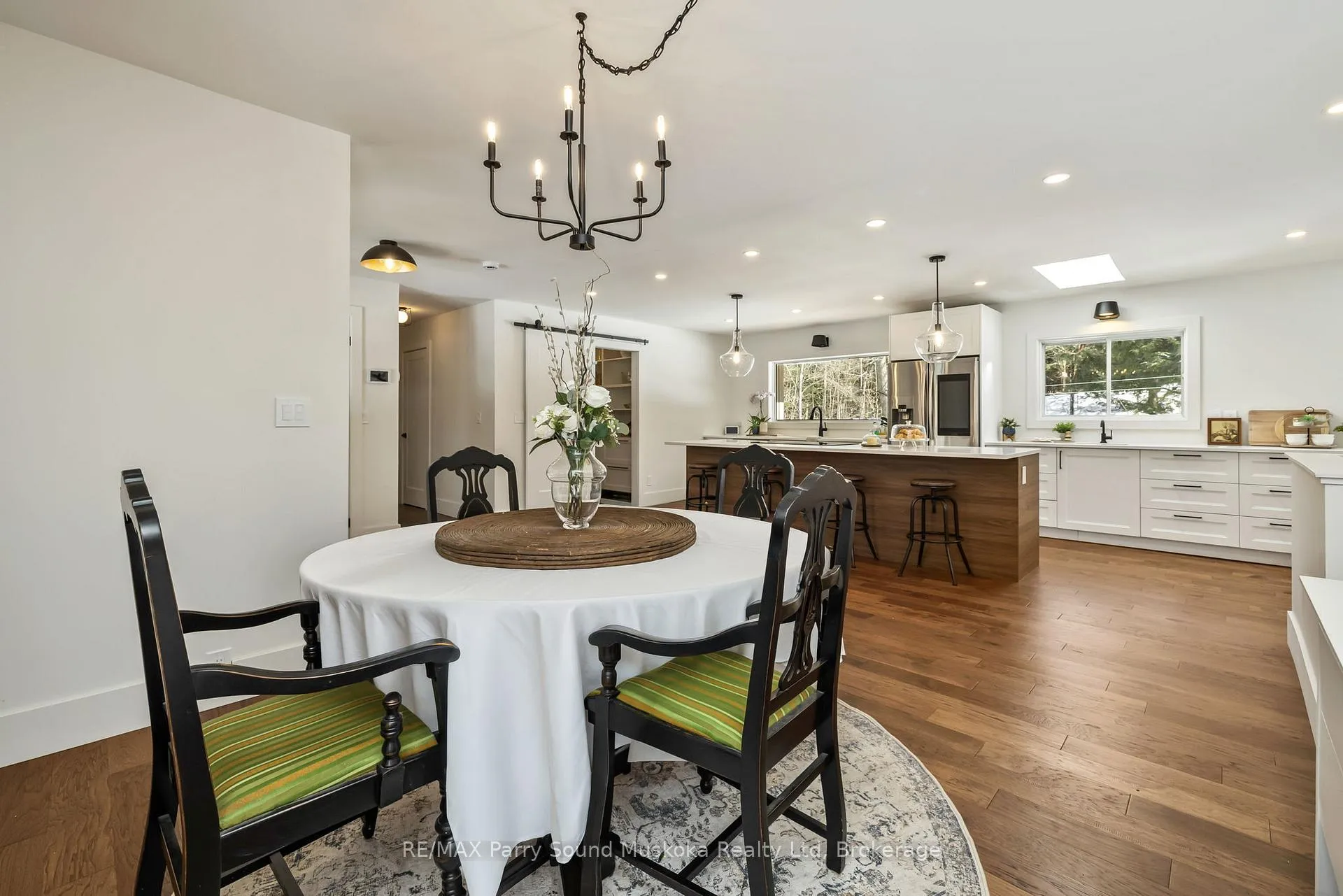 Photo 12 of 31 Lake Forest Drive, McDougall — HOMEH