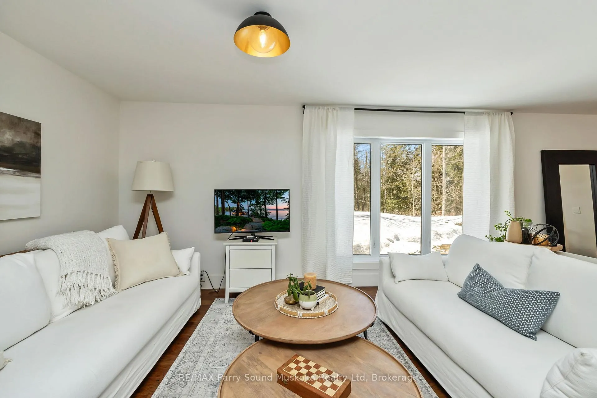 Photo 15 of 31 Lake Forest Drive, McDougall — HOMEH