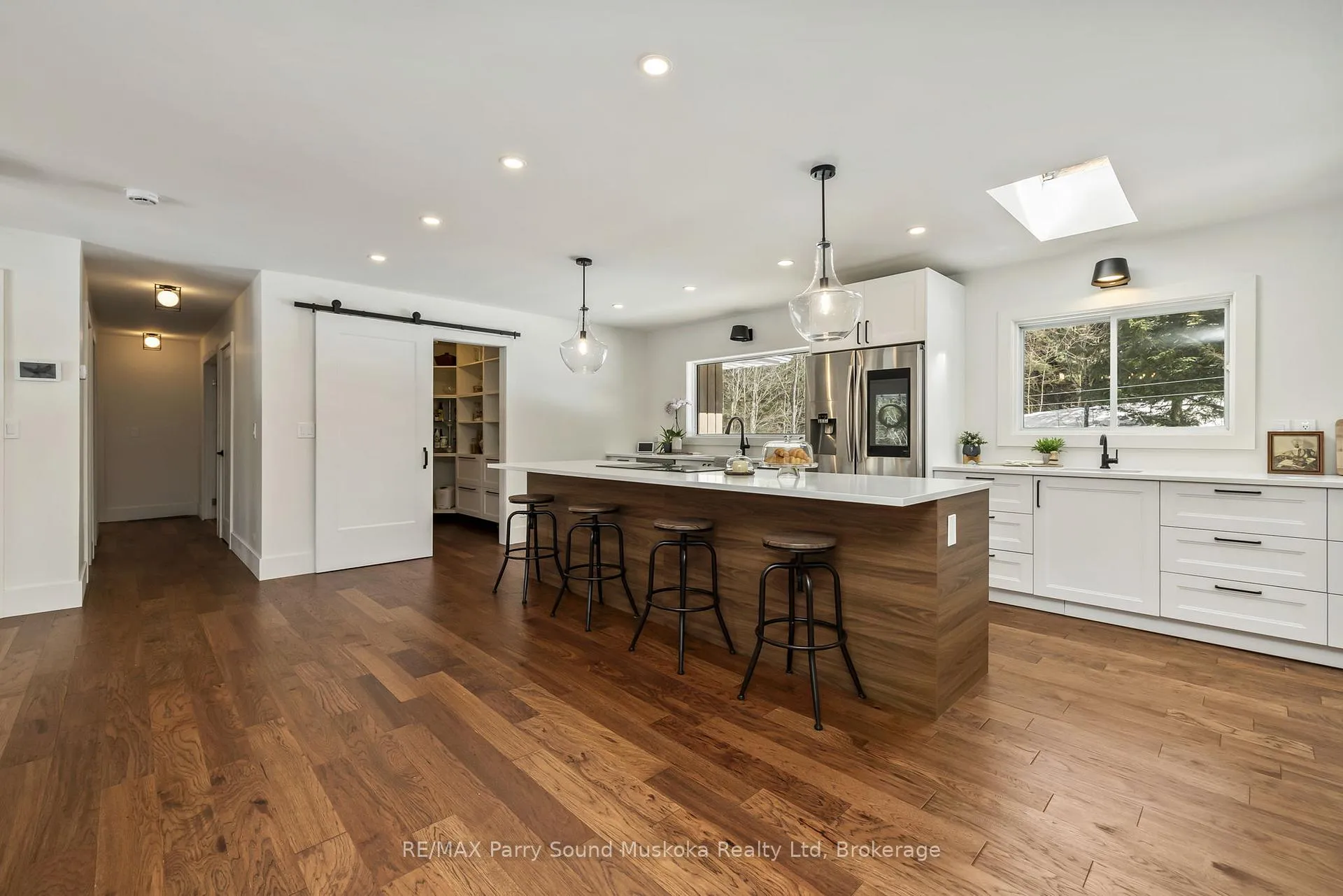 Photo 16 of 31 Lake Forest Drive, McDougall — HOMEH