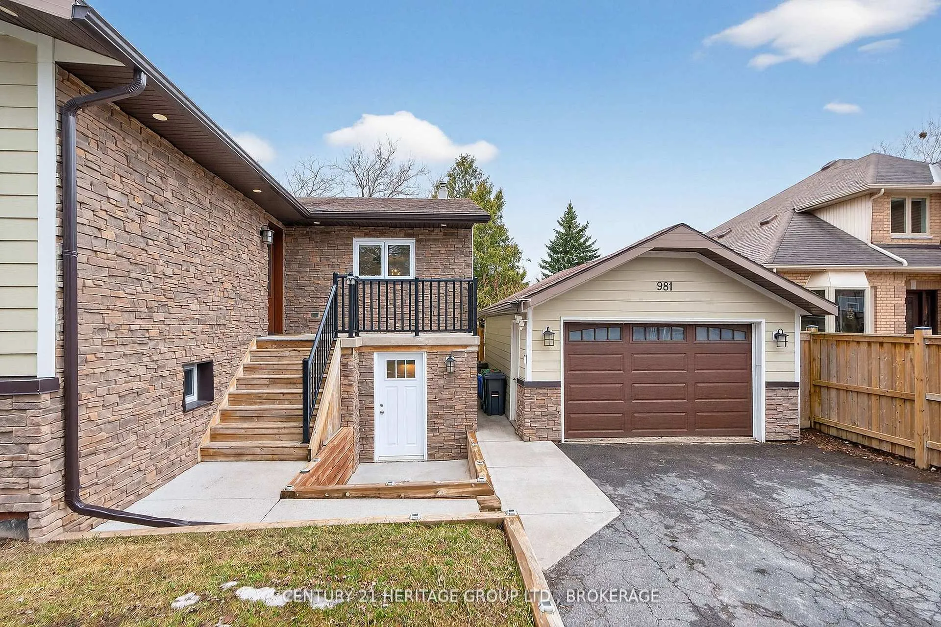 Photo 3 of 981 Woodbine Road, Kingston, North of Taylor-Kidd Blvd — HOMEH