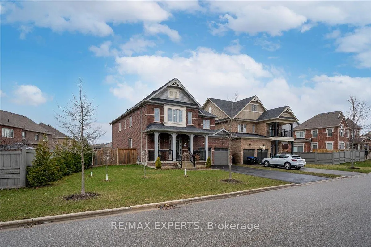Photo 2 of 142 Martin Trail, New Tecumseth, Tottenham — HOMEH
