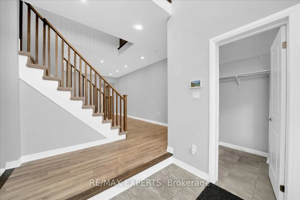 Photo 7 of 142 Martin Trail, New Tecumseth, Tottenham — HOMEH