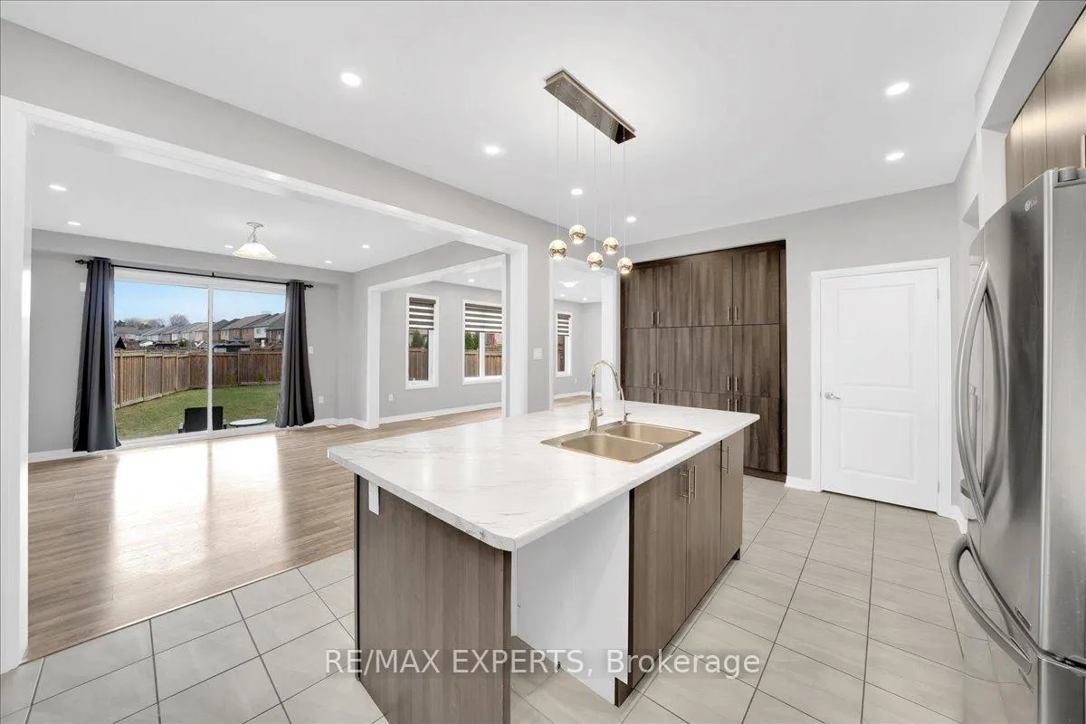 Photo 16 of 142 Martin Trail, New Tecumseth, Tottenham — HOMEH