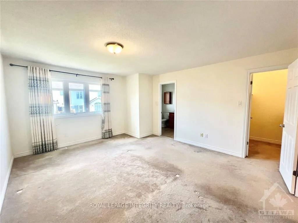 Photo 19 of 102 Brady Avenue, Ottawa, Kanata - Morgan's Grant/South March — HOMEH