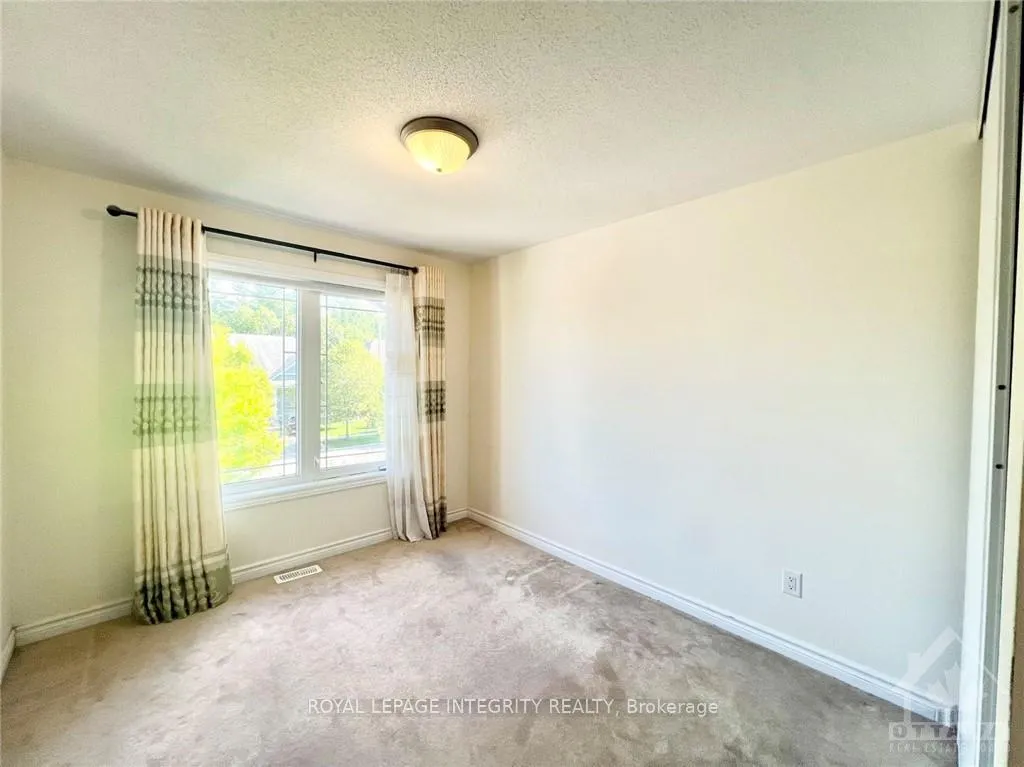 Photo 24 of 102 Brady Avenue, Ottawa, Kanata - Morgan's Grant/South March — HOMEH
