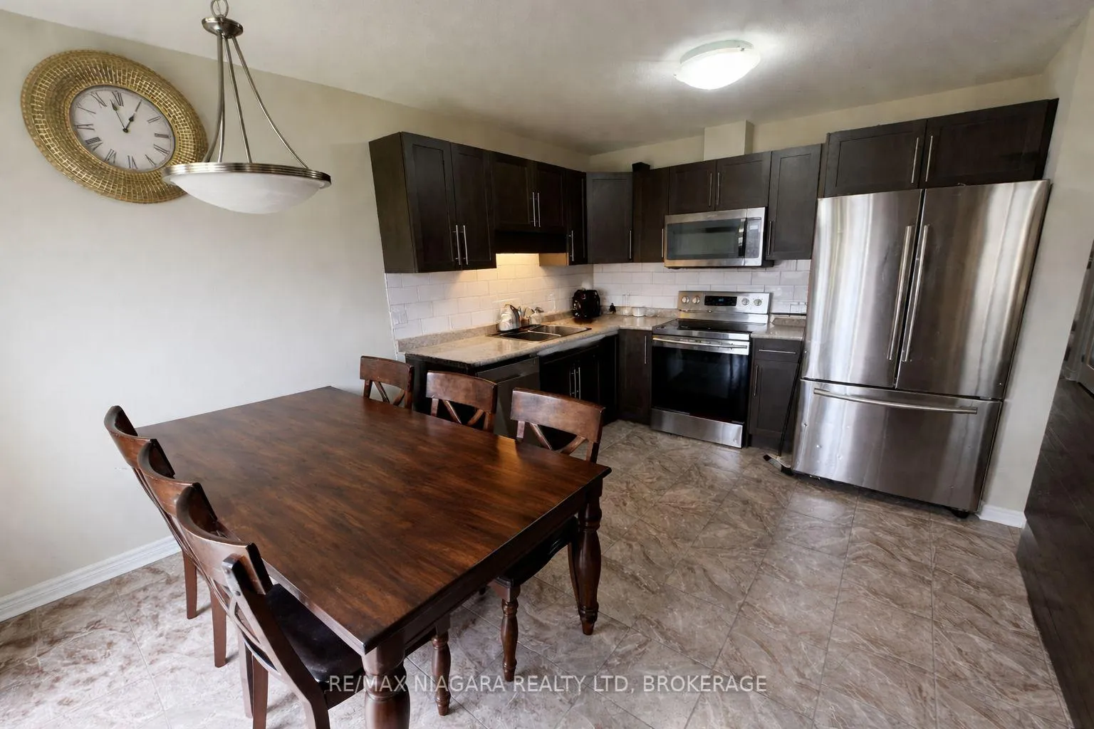 Photo 3 of 7905 Oldfield Road, Niagara Falls, Oldfield — HOMEH