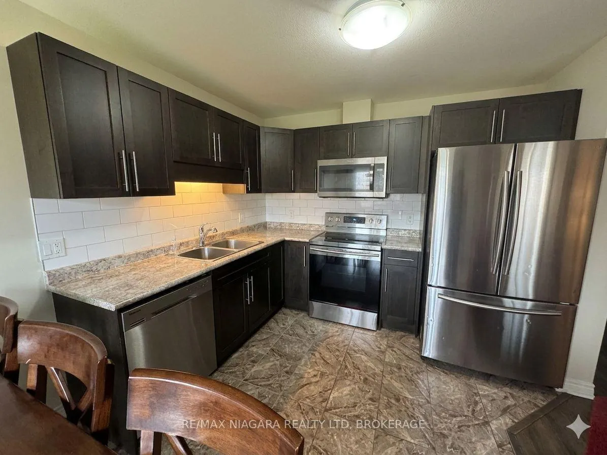 Photo 4 of 7905 Oldfield Road, Niagara Falls, Oldfield — HOMEH