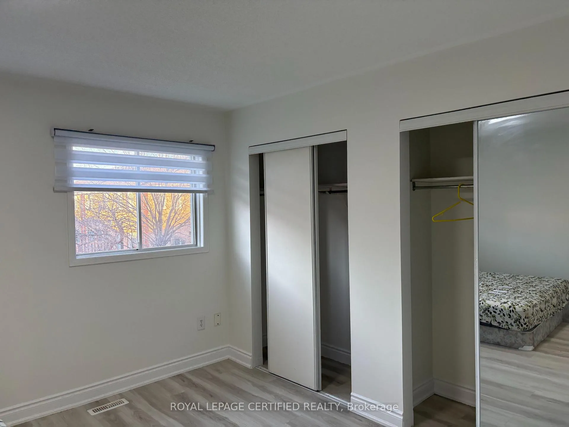 Photo 12 of 26 Goldenlight Circle, Brampton, Brampton West — HOMEH