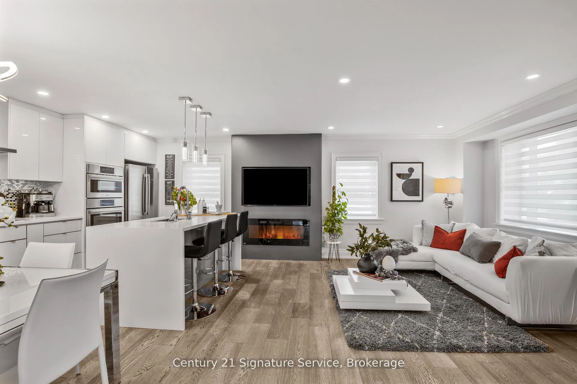 Photo 6 of 33 McIntosh Avenue, Etobicoke, Stonegate-Queensway — HOMEH