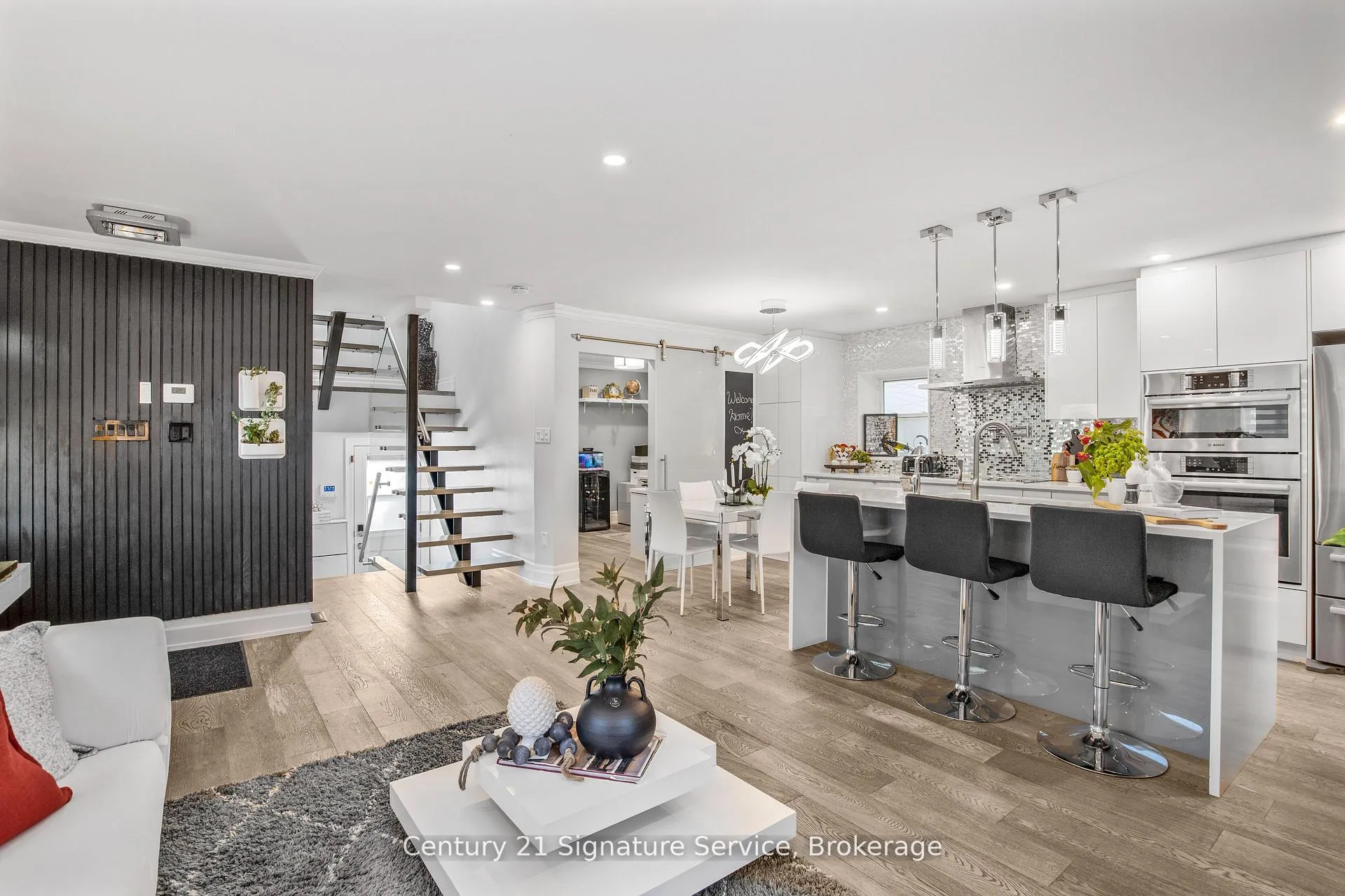 Photo 8 of 33 McIntosh Avenue, Etobicoke, Stonegate-Queensway — HOMEH