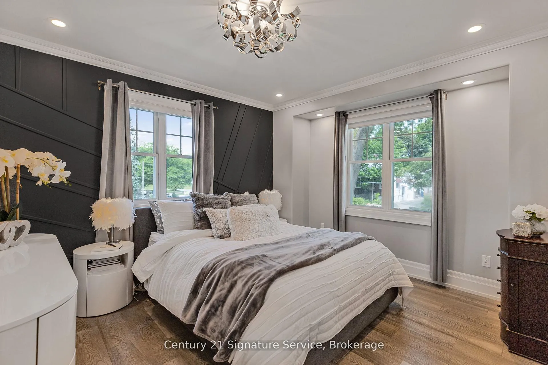 Photo 13 of 33 McIntosh Avenue, Etobicoke, Stonegate-Queensway — HOMEH
