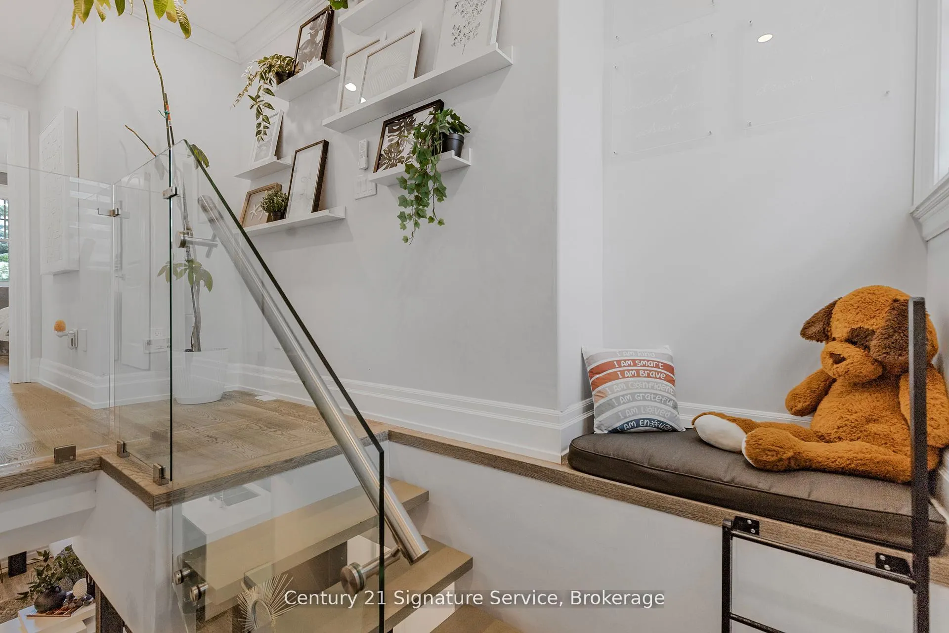 Photo 15 of 33 McIntosh Avenue, Etobicoke, Stonegate-Queensway — HOMEH