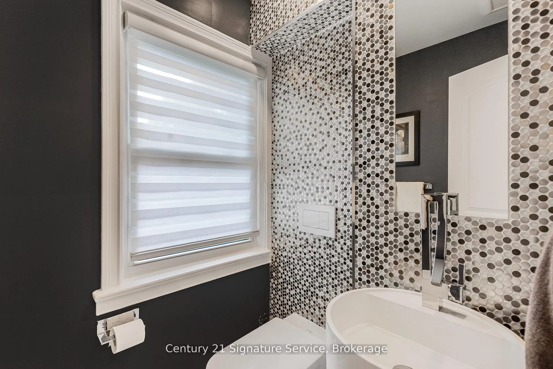 Photo 17 of 33 McIntosh Avenue, Etobicoke, Stonegate-Queensway — HOMEH