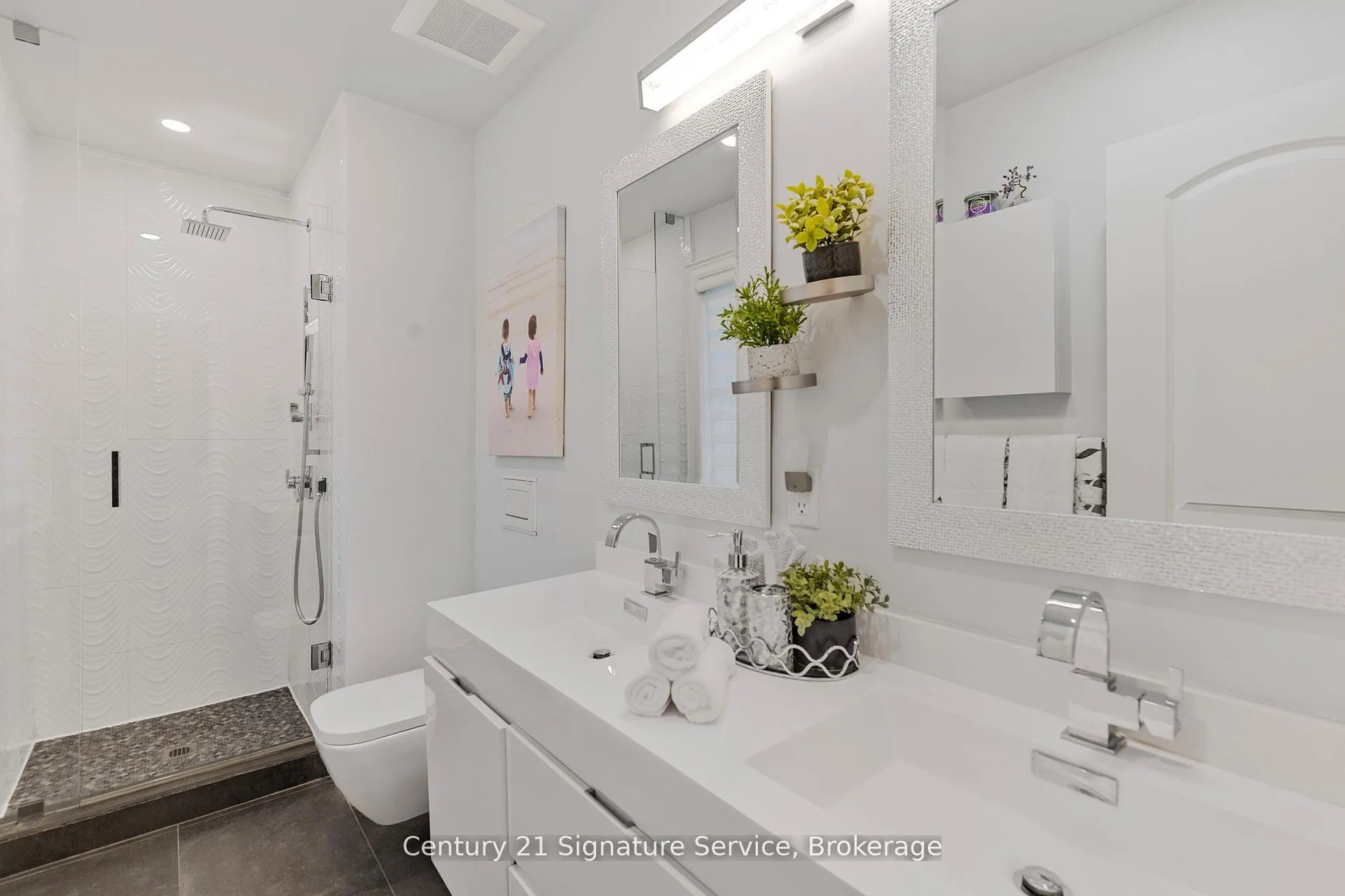 Photo 18 of 33 McIntosh Avenue, Etobicoke, Stonegate-Queensway — HOMEH